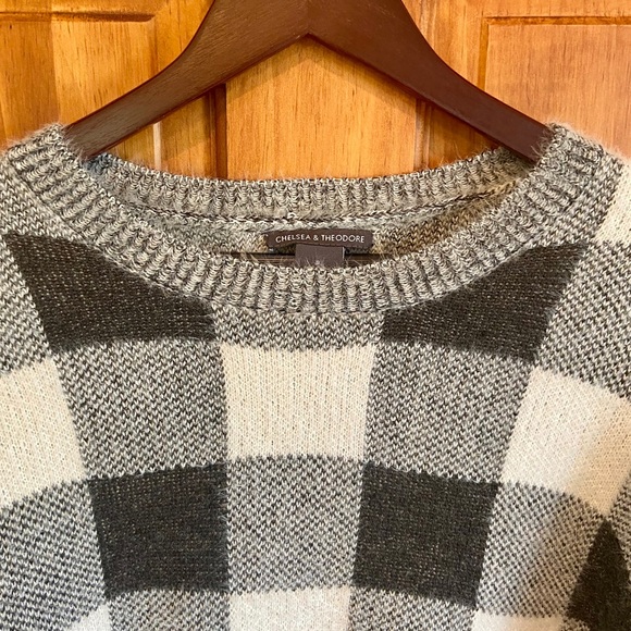 Chelsea & Theodore Buffalo Check Eyelash Sweater - Picture 4 of 10